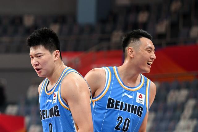 开云平台-首钢进攻全面提速 临近季后赛老将状态回暖